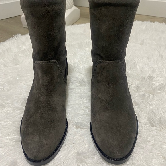 Via Spiga Fora Graphite Grey Slouch Booties Suede Size 5.5 M NIB - Picture 2 of 12